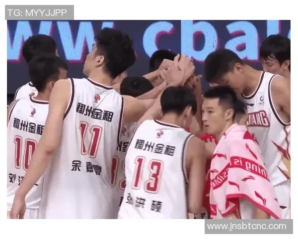 南京排球队在全国锦标赛积分榜上以65分稳居第一名展现强劲实力